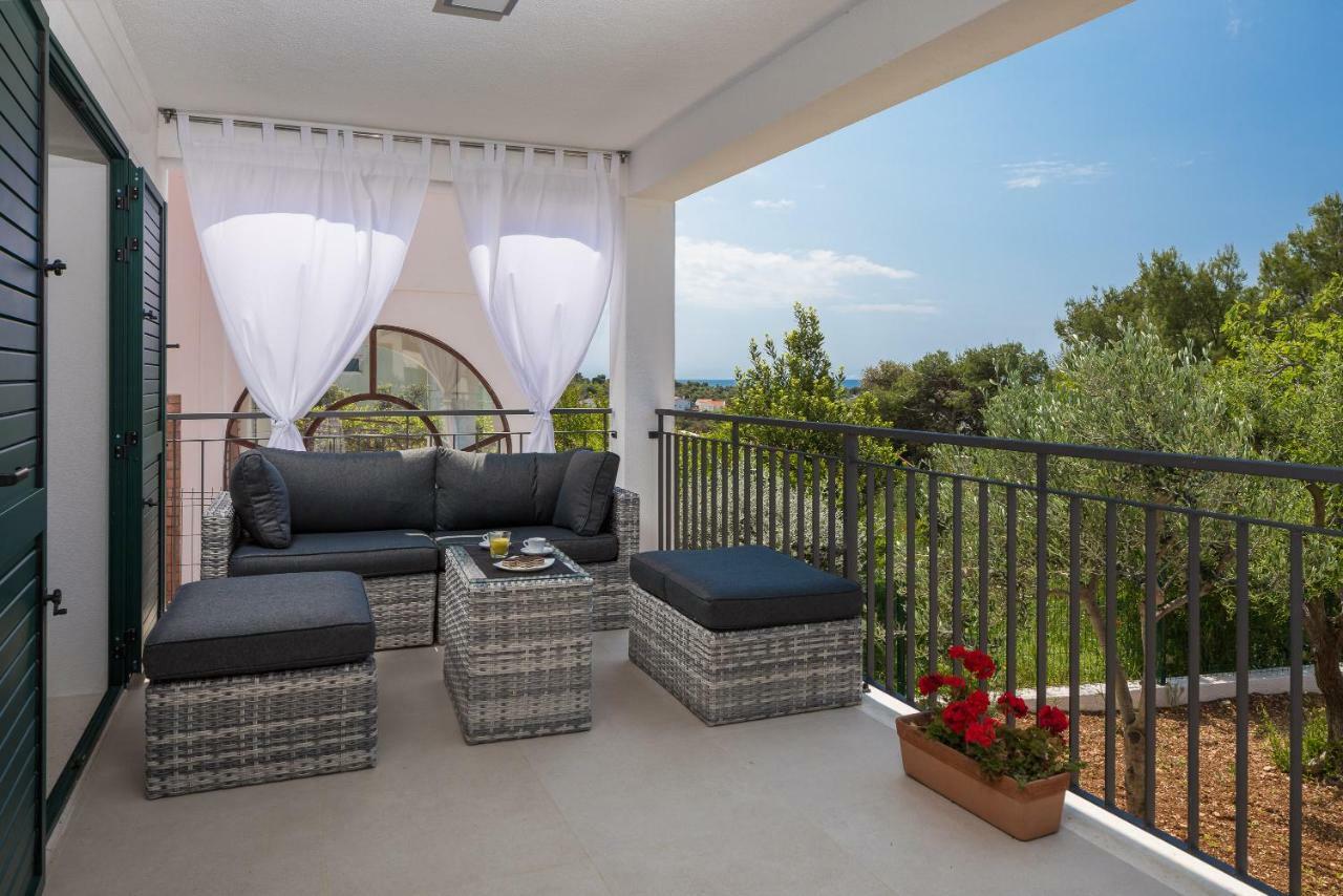 Villa Basic Sevid Exterior photo