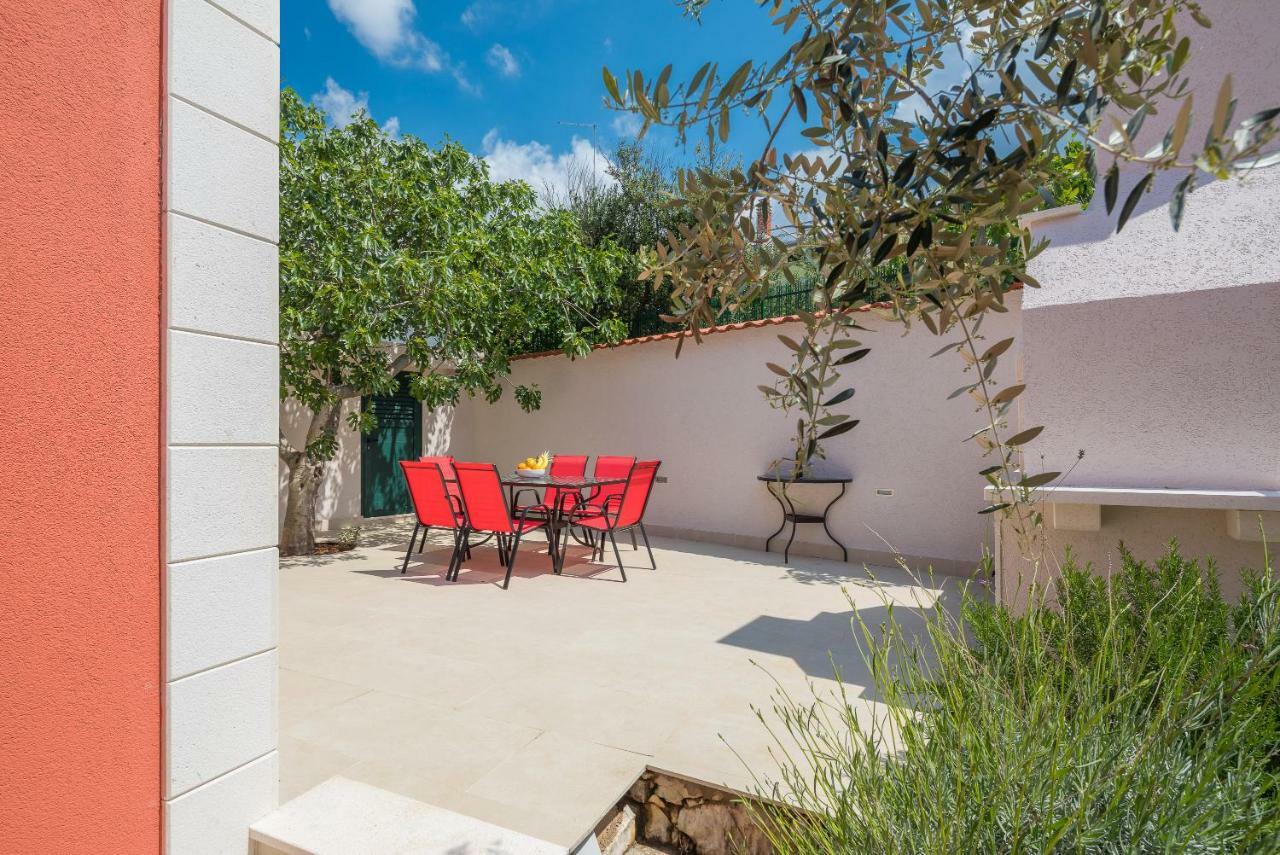 Villa Basic Sevid Exterior photo