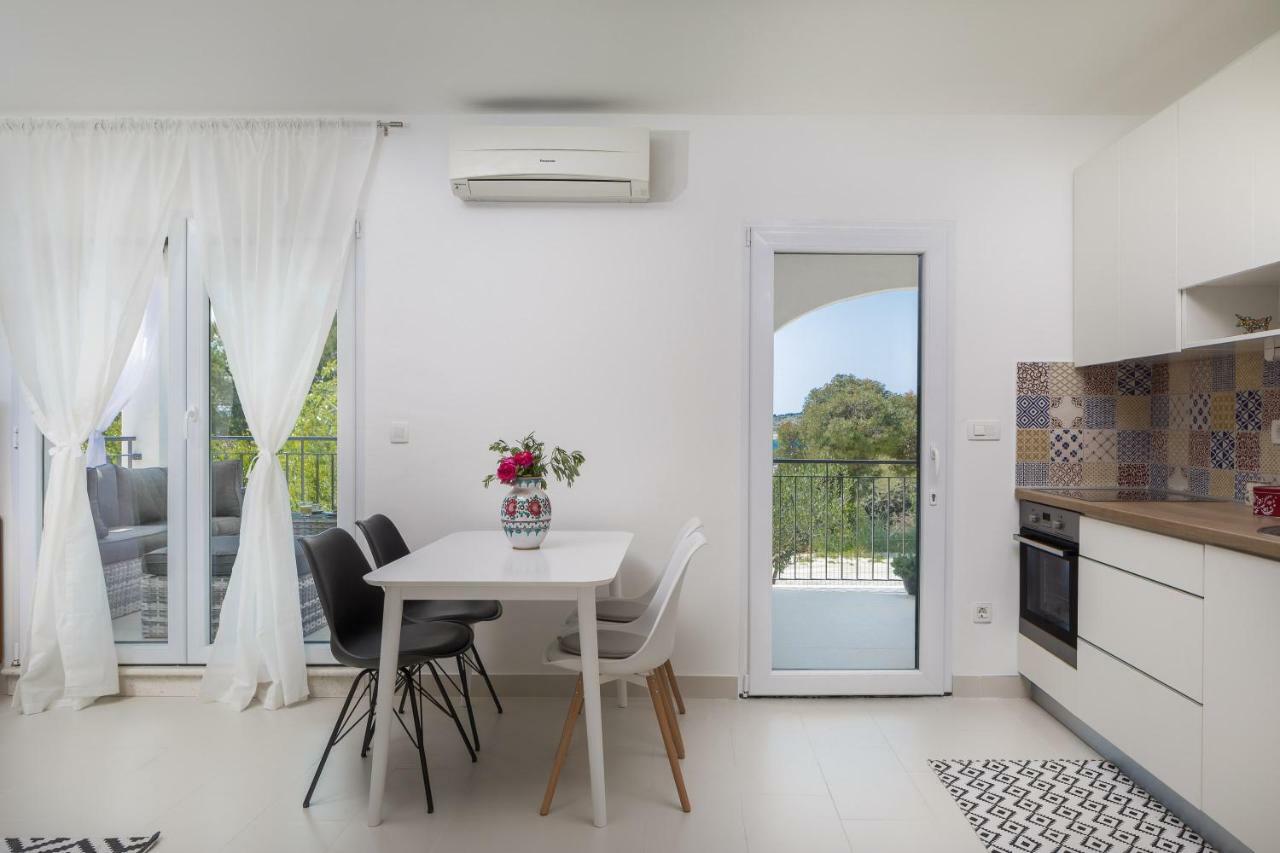 Villa Basic Sevid Exterior photo